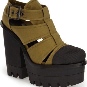 NWOB Hunter Canvas Platform Shoes